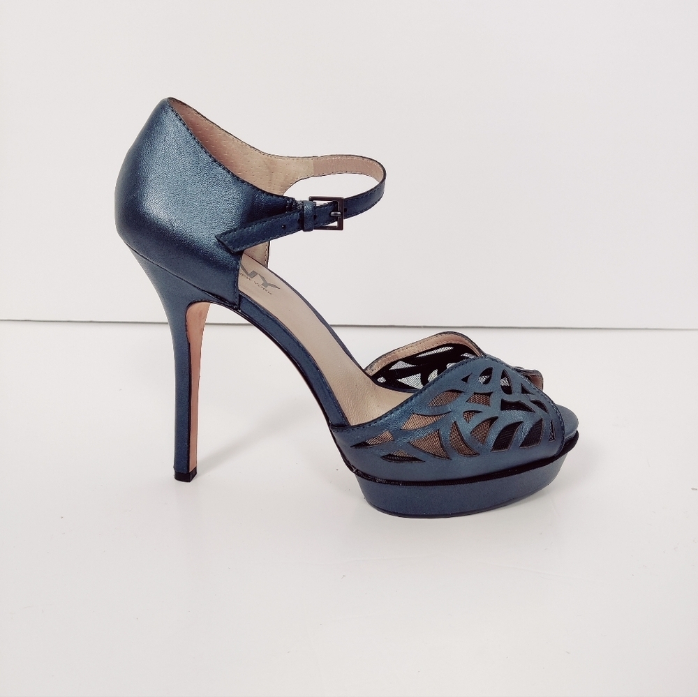 DKNY Women's Vintage Inspired High Heels Size 8.5 Dark Blue Feminine NEW